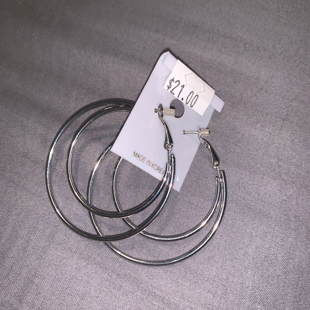 Women’s Medium Sized Hoop Earrings Costume Jewelry